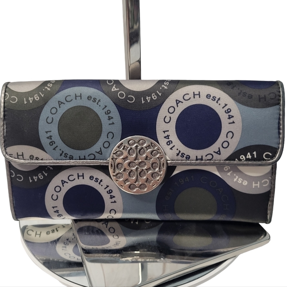 Coach Snap Head Wallet EUC